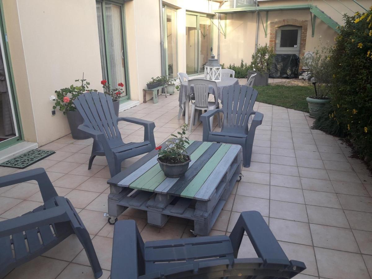Chambre D'Hote Avec Piscine Couverte Coulaines Eksteriør billede