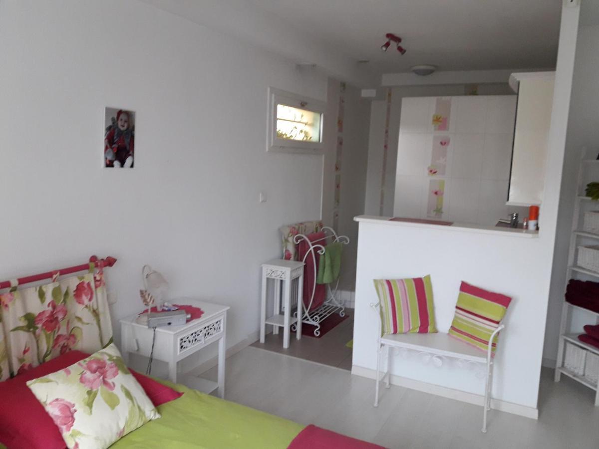 Chambre D'Hote Avec Piscine Couverte Coulaines Eksteriør billede